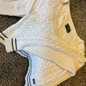 Abercrombie & Fitch sweater